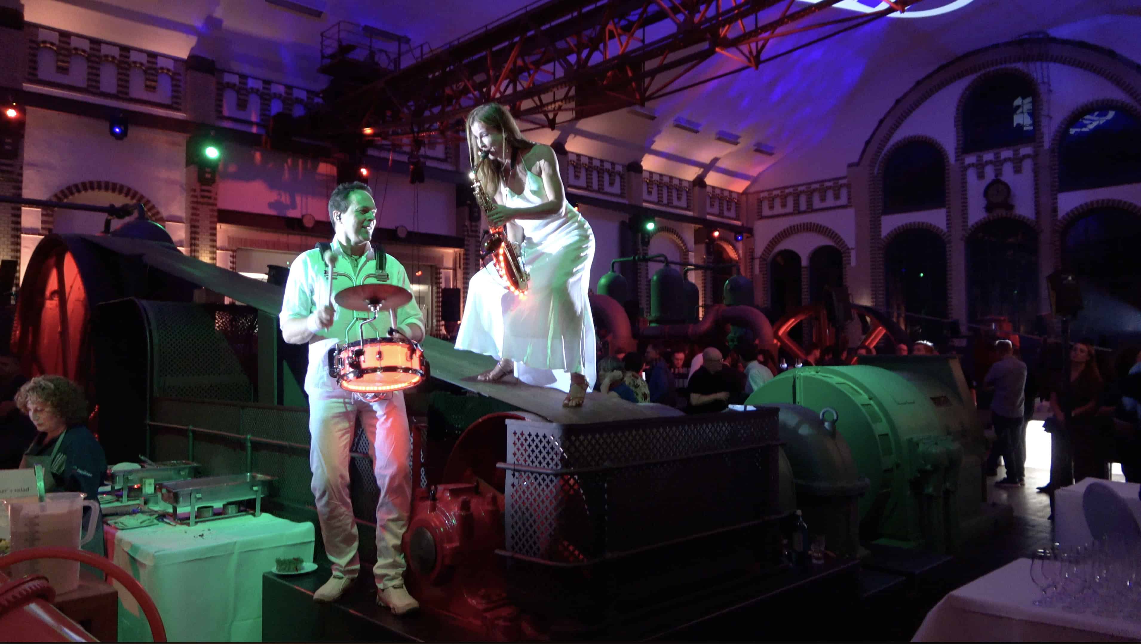 LED Saxophonshow mit Drums